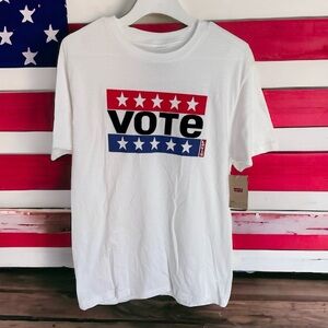 Levi’s Vote men’ shirt size medium NWT